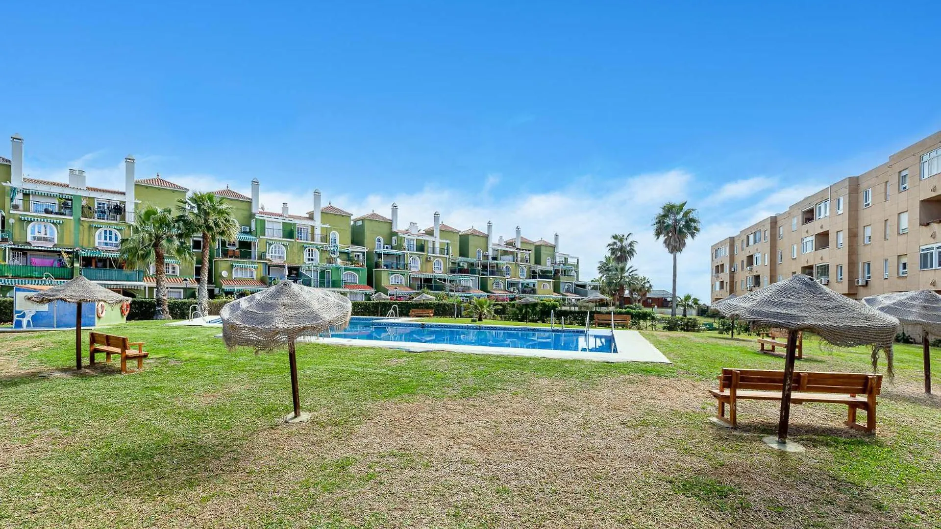 797 Holiday Rentals - Amplio Atico Duplex En Guadalmar Frente Al Mar Málaga Apartamento
